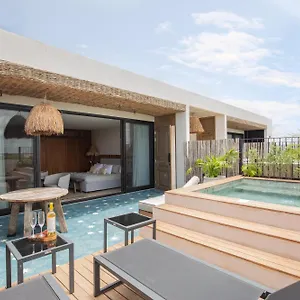 https://luxurious-3br-ph-with-private-plunge-pool-and-terrace.tulum-hotels.net